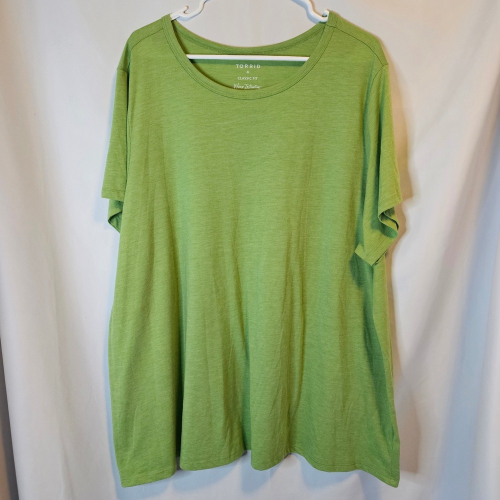 Torrid Classic Fit Tee Womens 4 Green Short Sleeve Crew Neck Casual Minimalist